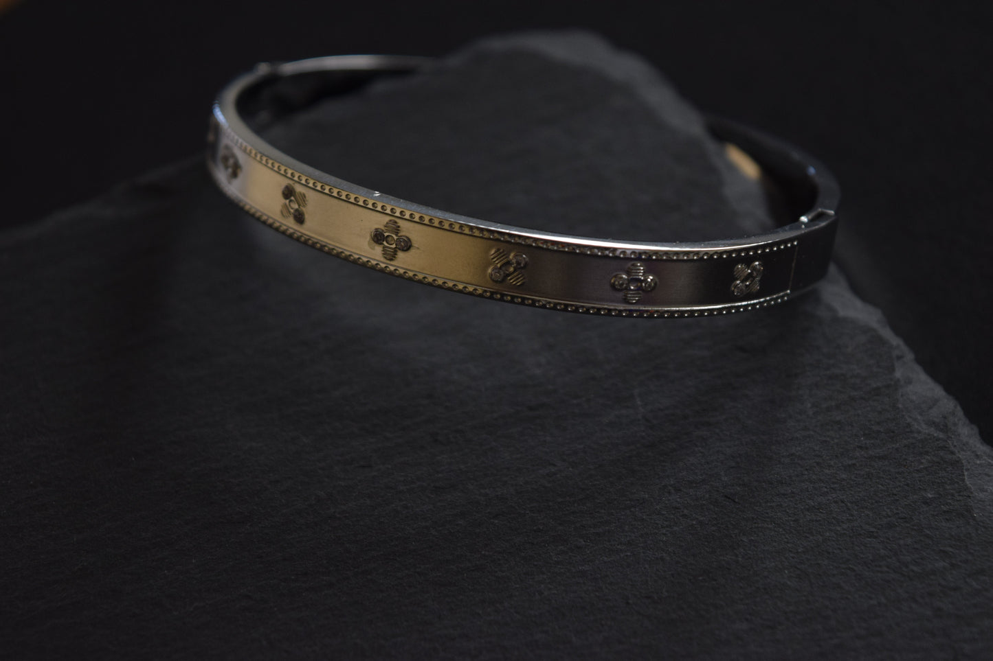 Silver Spectacular Bangle